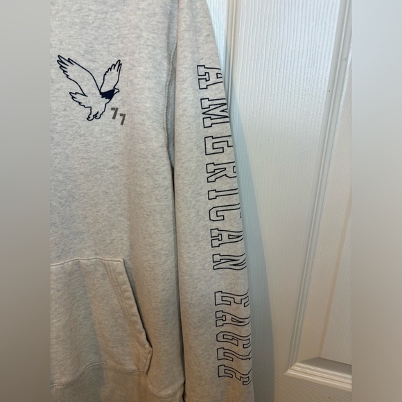 American Eagle Hoodie hardly worn. - Picture 3 of 4